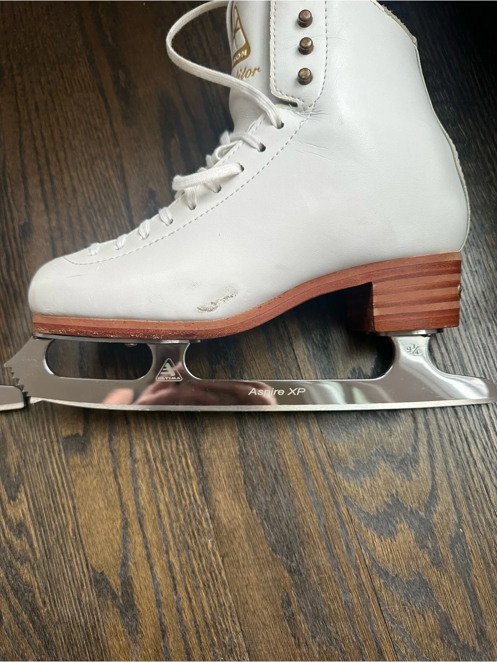 Jackson Ultima Competitor Ladies Figure Skates Size 7B